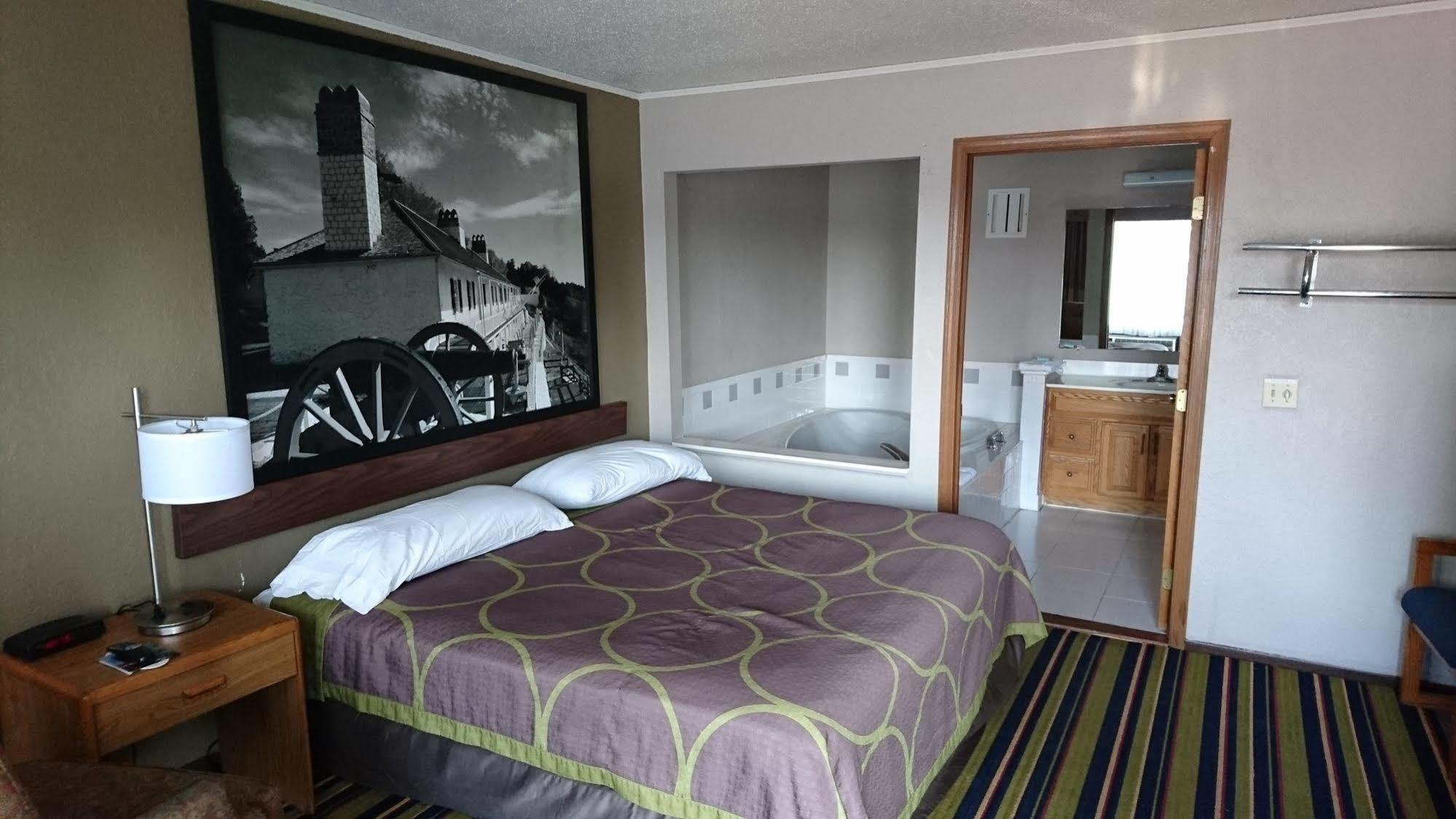 Burton Inn And Suites Eksteriør bilde