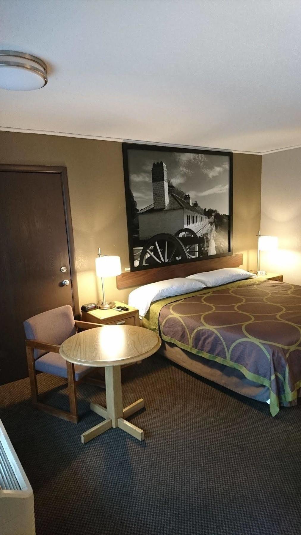Burton Inn And Suites Eksteriør bilde