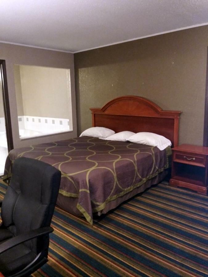 Burton Inn And Suites Eksteriør bilde
